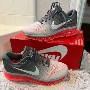 Nike AirMax 2017 pink - New in box never worn - size 8.5